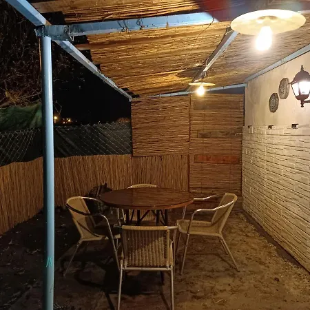 Muestakil Soemineli Bahceli Barbekuelue Koey Evi Smirne